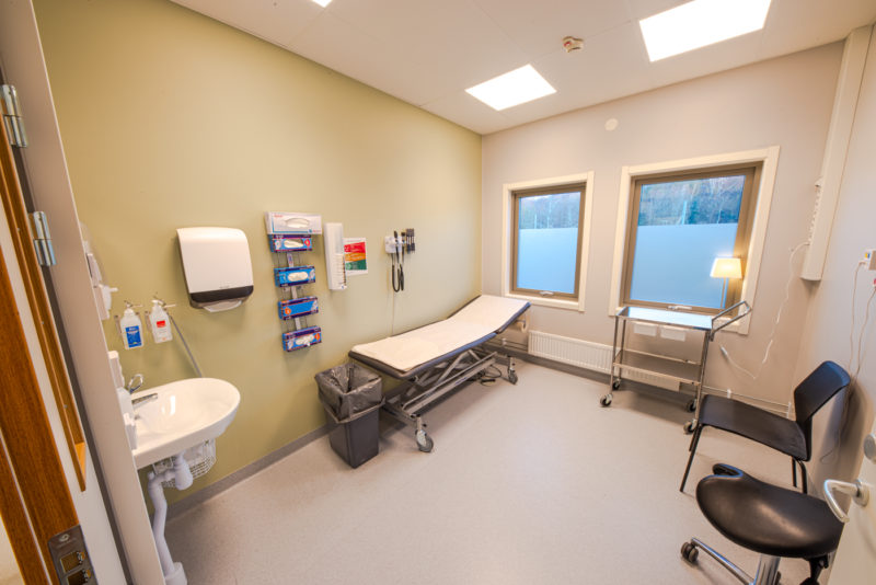 Närhälsa för enklare akutvård i tillfällig modulbyggnad på östra sjukhuset i Göteborg – en tillfällig och flyttbar lokal från PCS Modulsystem.
