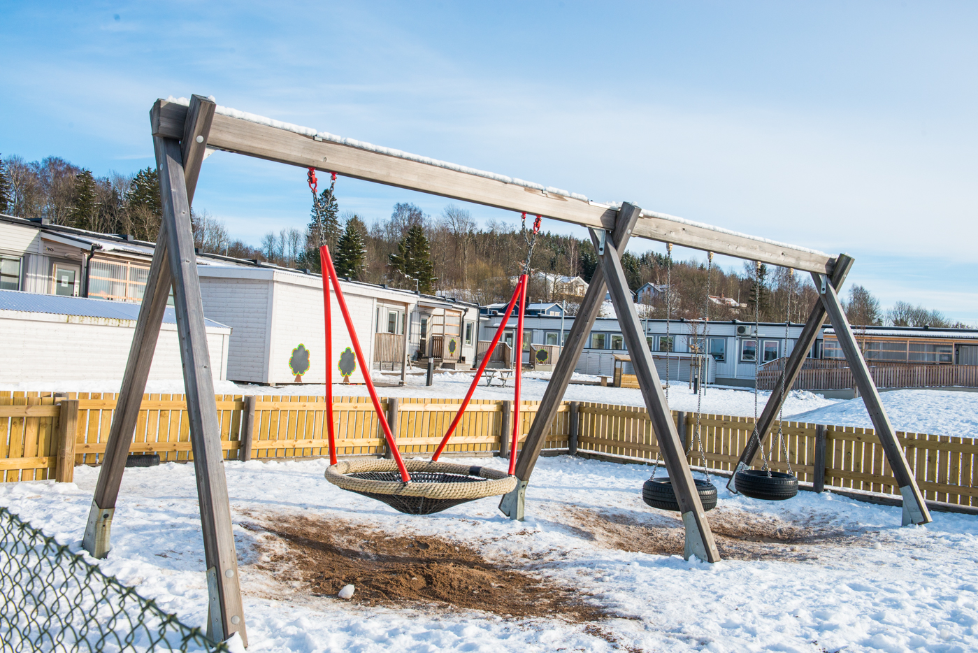 I Lödöse i Lilla Edet mellan Göteborg och Trollhättan har PCS Modulsystem uppfört en förskola i två etapper om 14 moduler + 13 moduler.