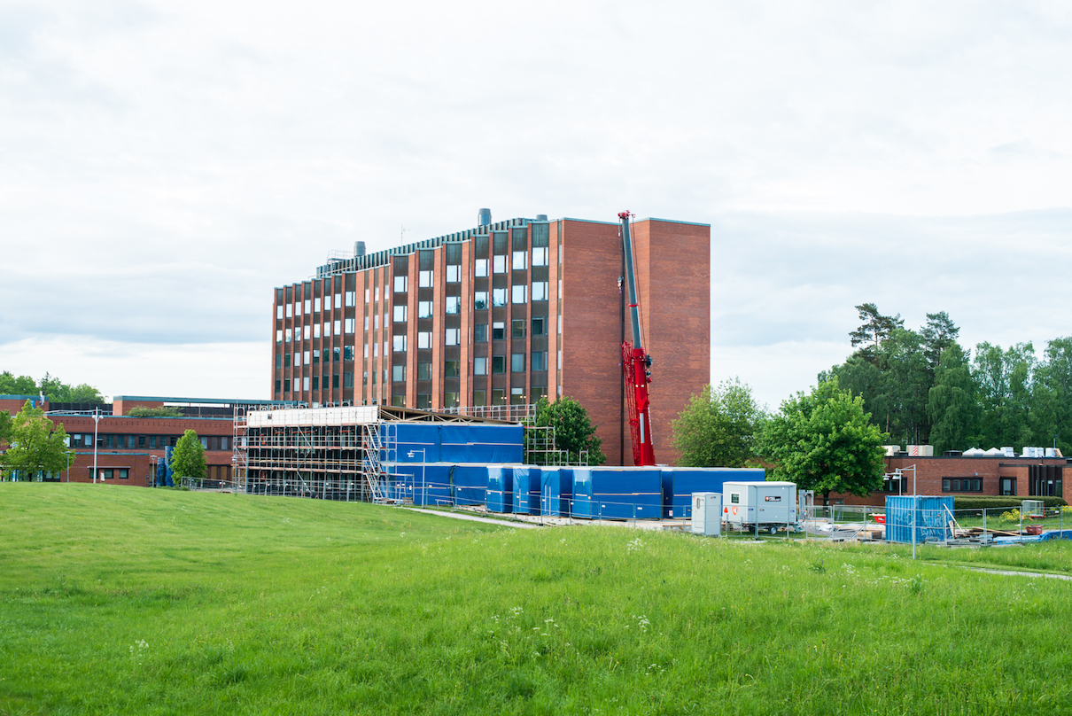Modernt sjukhus plockades ned efter tre år. Modulerna till Löwenströmskas tillfälliga vårdavdelning flyttas till Malmö sjukhus.