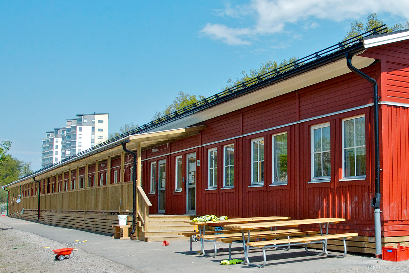 Mellanbergets förskola i Hägersten, påbyggd med PCS Classicmoduler i bister vinterkyla.